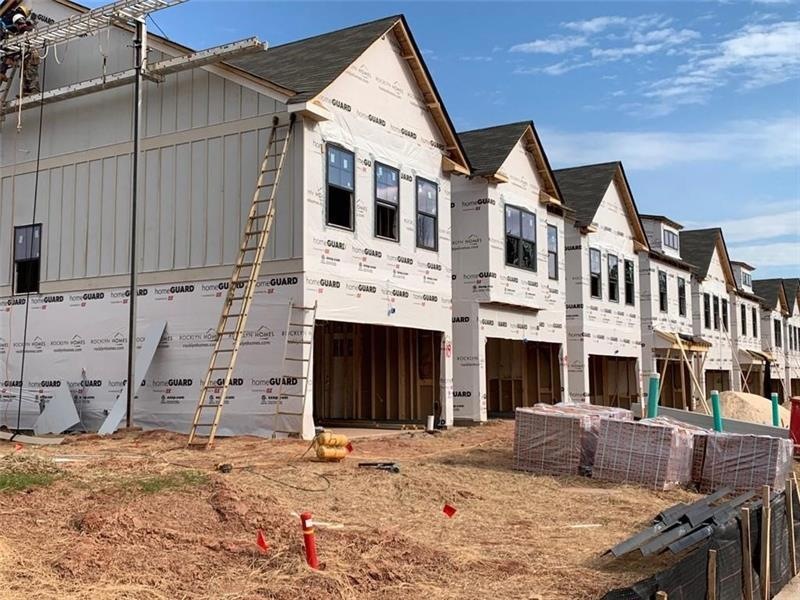 214 Auburn Rd unit 368, Auburn, GA 30011 - photo 1