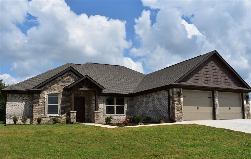 1170 Battery Dr, Prairie Grove, AR 72753 - photo 1