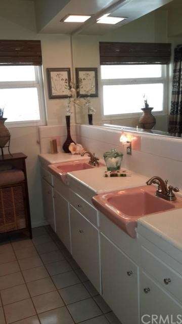 1559 N Laurel Ave, Upland, CA 91786 - photo 1