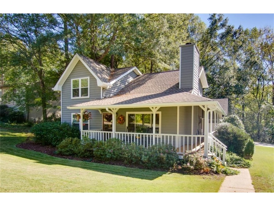 105 Roswell Farms Circle has wonderful curb appeal