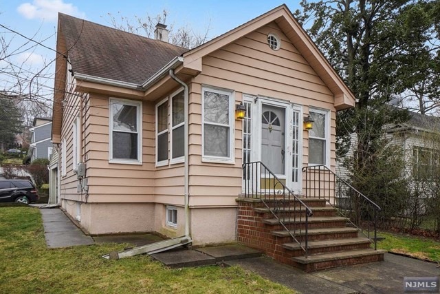 436 Chestnut St, Ridgefield, NJ 07657 - photo 1