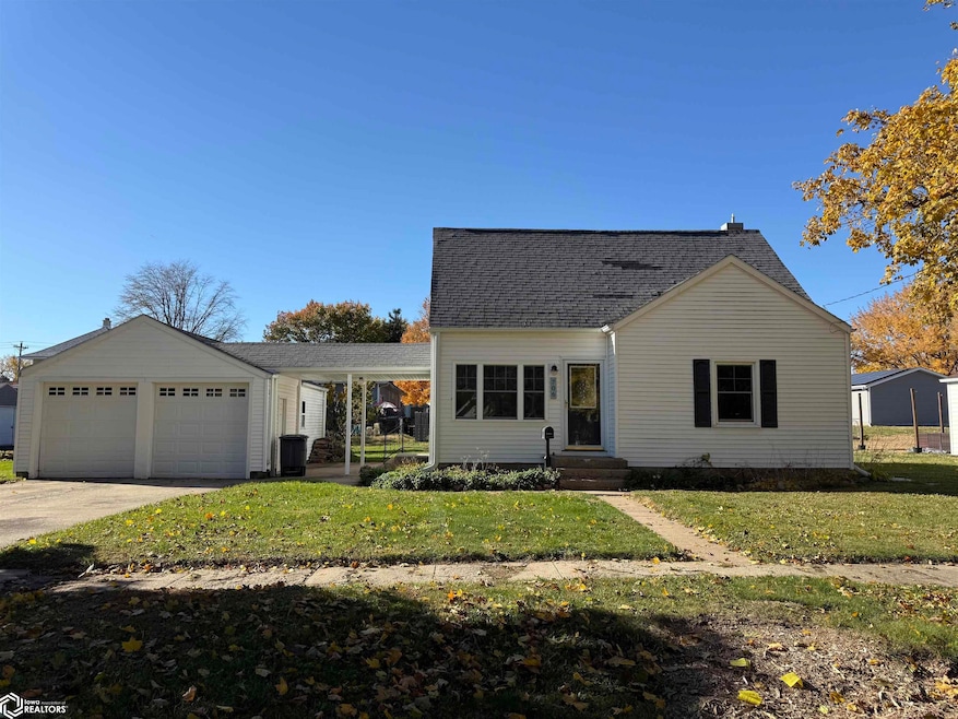 706 12th St, Eldora, IA 50627 - photo 1