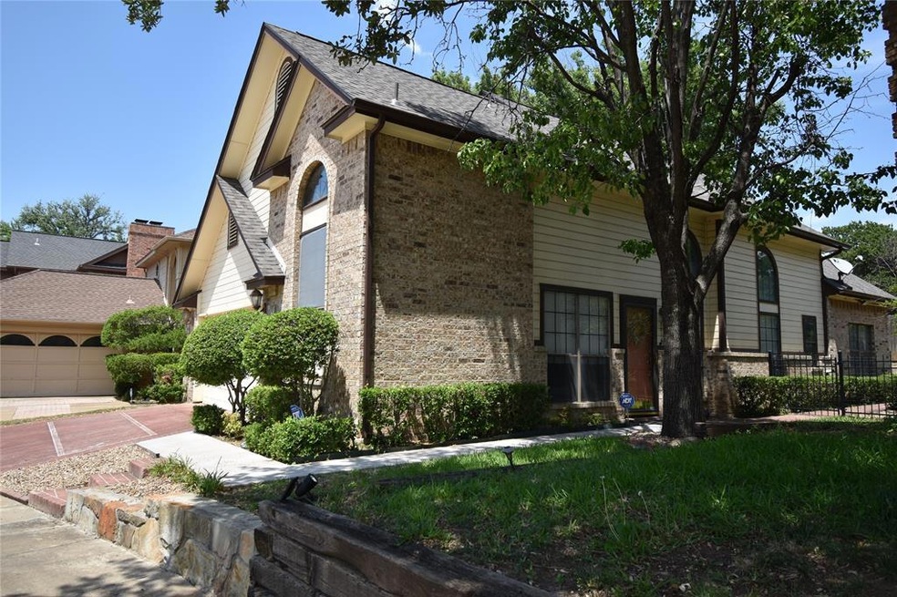 3016 Matterhorn Dr, Bedford, TX 76021 - photo 1