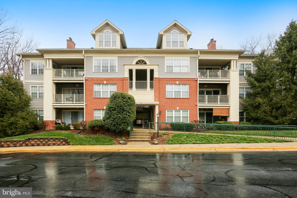 137 Timberbrook Ln unit T3, Gaithersburg, MD 20878 - photo 1