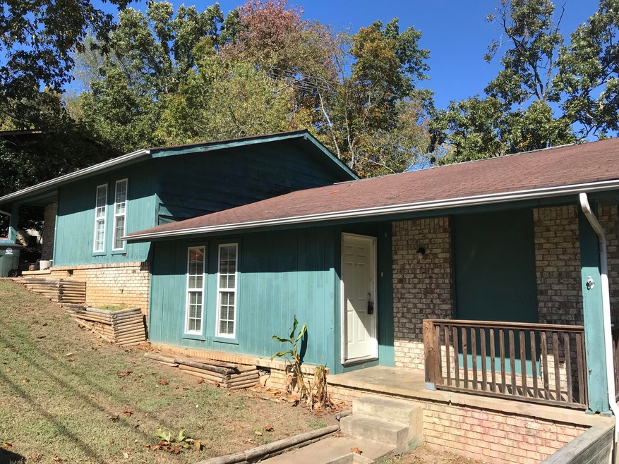 901 Forest Dale Ln, Hixson, TN 37343 - photo 1