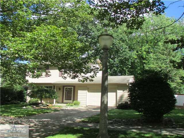 2939 Quincy Ln, Lansing, MI 48910 - photo 1