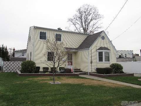 5 Regina Ave, North Bellmore, NY 11710 - photo 1