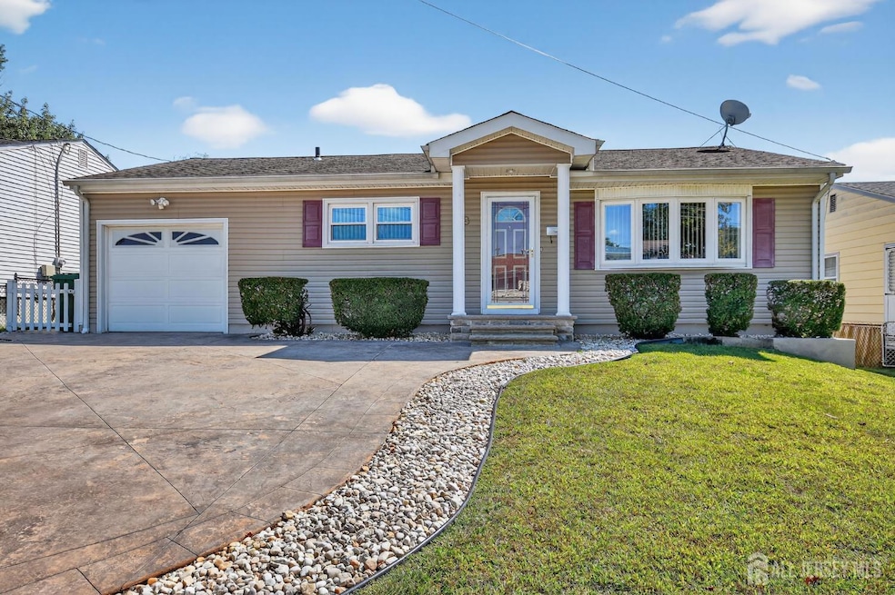 18 Hemlock Dr, Parlin, NJ 08859 - photo 1