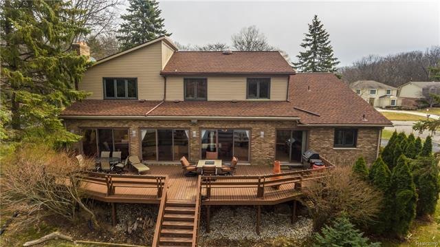 Enjoy a Beautiful Lake View from your private and 