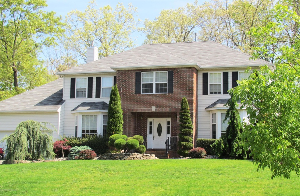 Welcome to 1002 Aumack Rd!