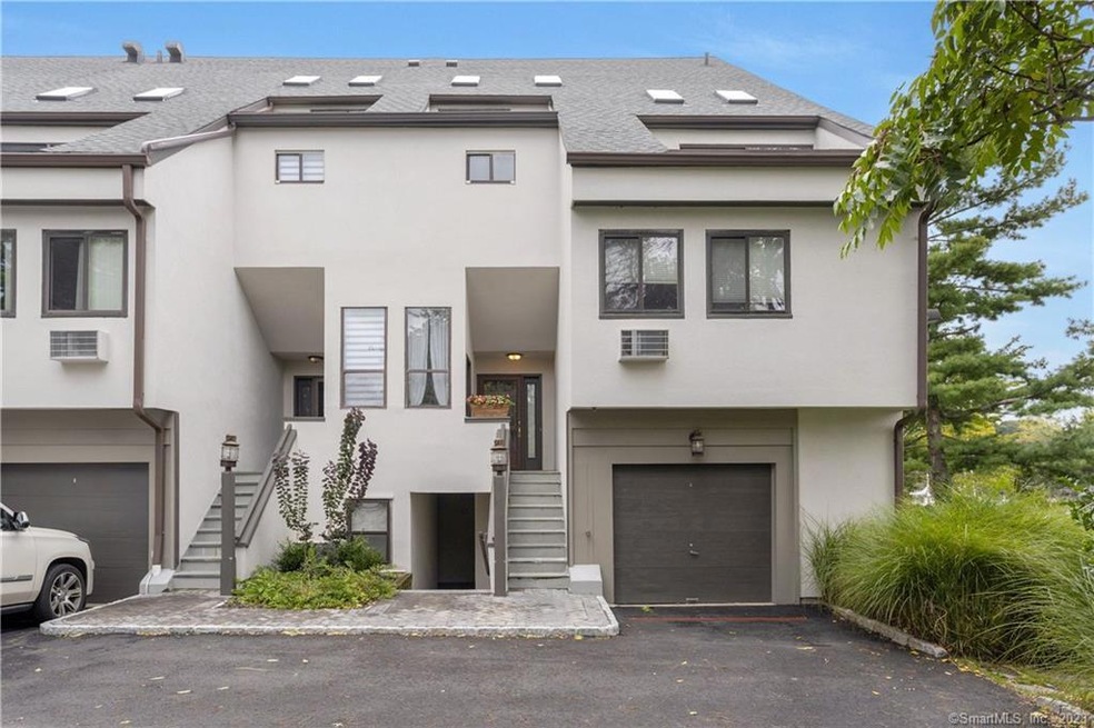 Sold $700,000 • Co-Listing Agent