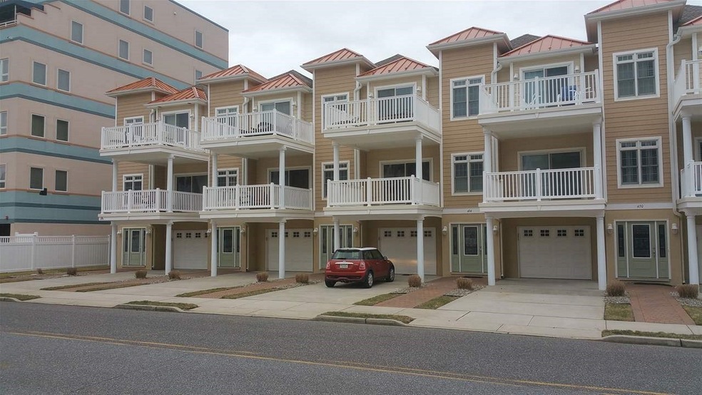 438 E Nashville Ave, Wildwood, NJ 08260 - photo 1