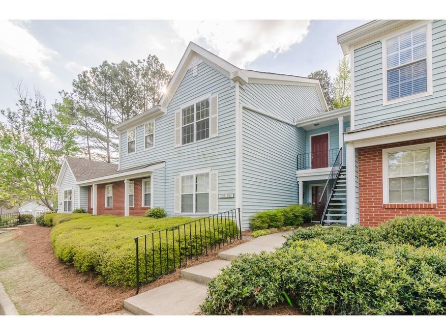 Newly renovated top floor unit