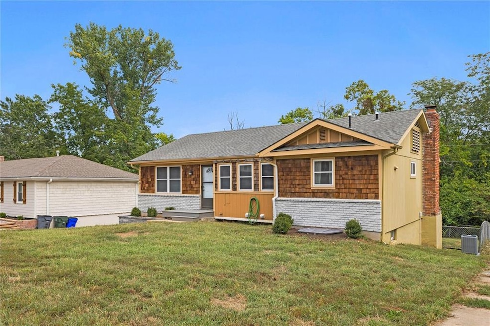 1124 N Curtis St, Olathe, KS 66061 - photo 1