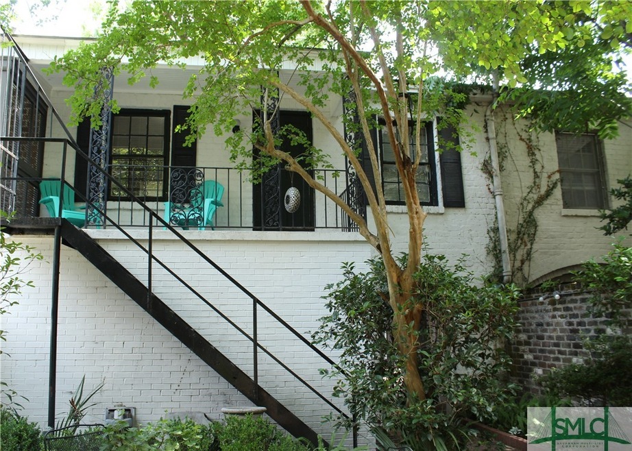 116 E Gaston St unit Carriage House, Savannah, GA 31401 - photo 1
