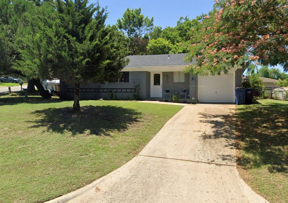 1211 Carla St, Denison, TX 75020 - photo 1