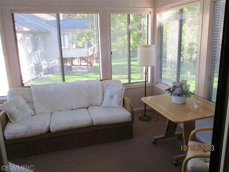 8797 Lindsey Ln SW unit 38, Byron Center, MI 49315 - photo 1