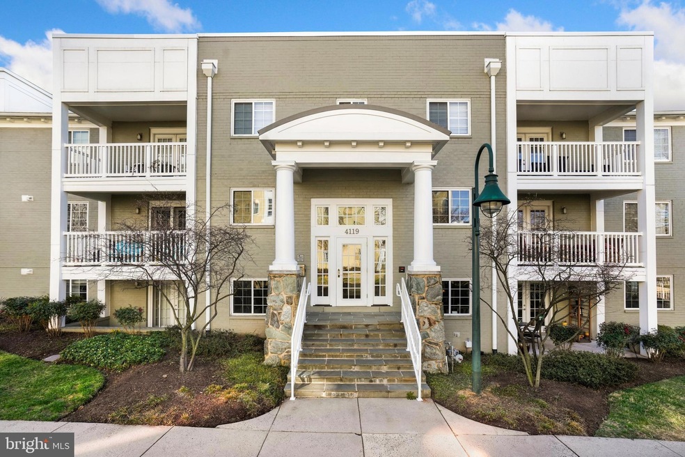 4119 S Four Mile Run Dr unit 303, Arlington, VA 22204 - photo 1
