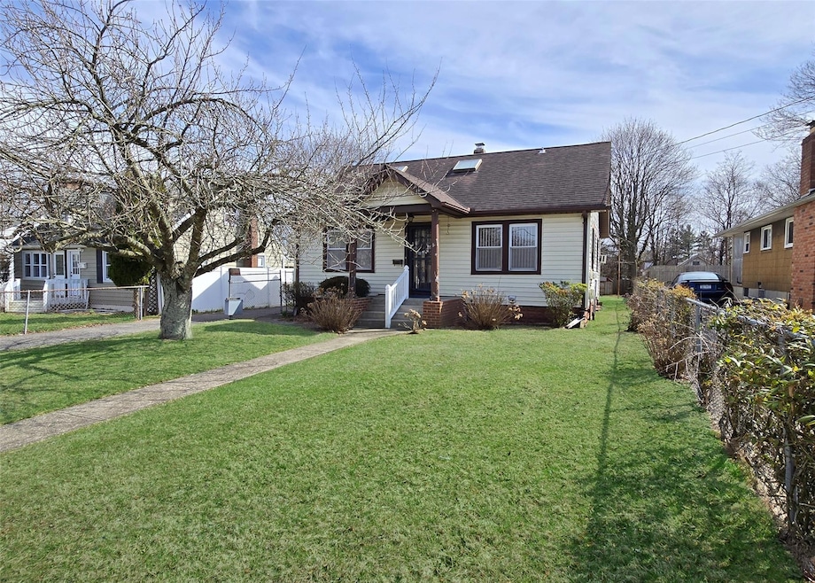 19 2nd Ave, Central Islip, NY 11722 - photo 1