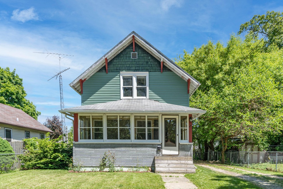 69 Boulder St (1 of 18)