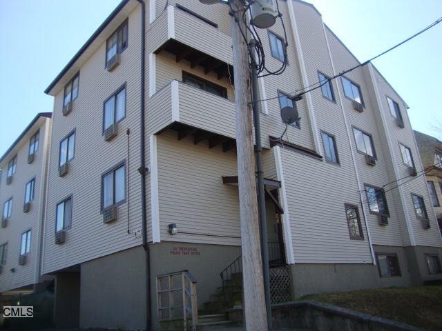 188 Palisade Ave unit 3E, Bridgeport, CT 06610 - photo 1