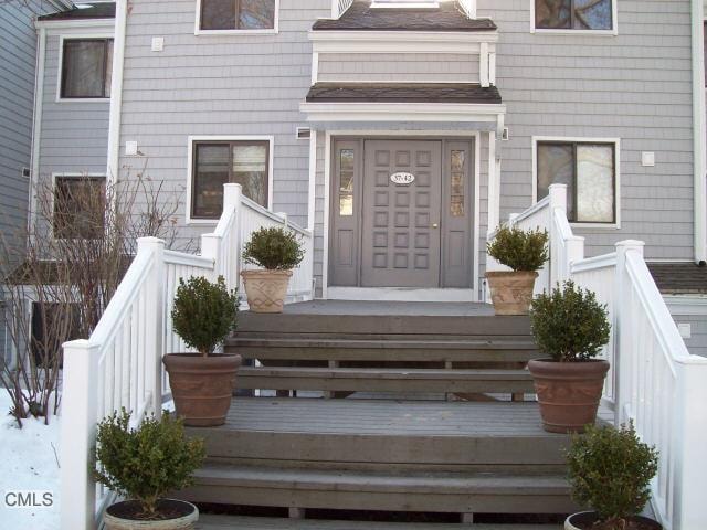 42 Rowayton Woods Dr, Norwalk, CT 06854 - photo 1