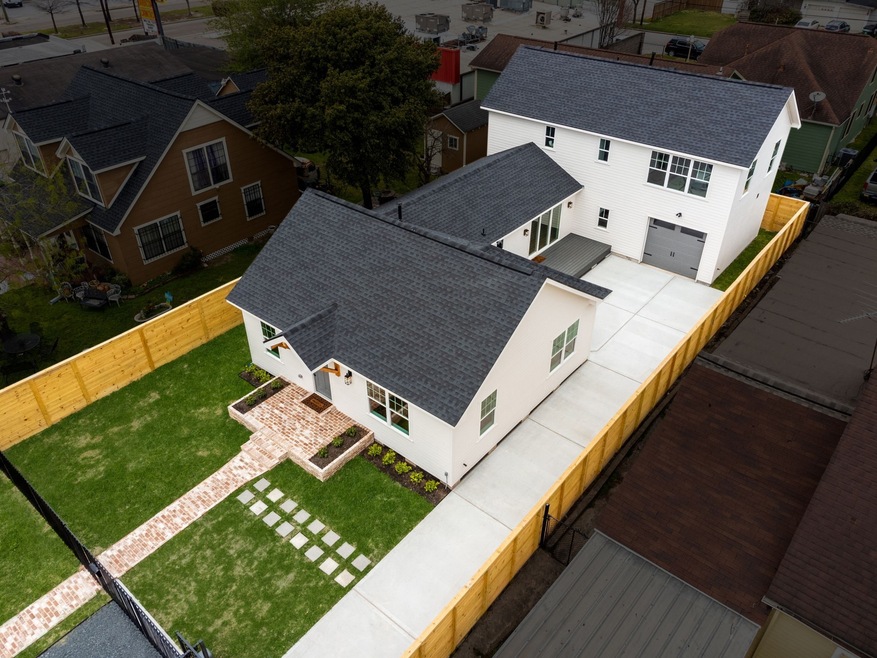 807 Moody St, Houston, TX 77009 - photo 1