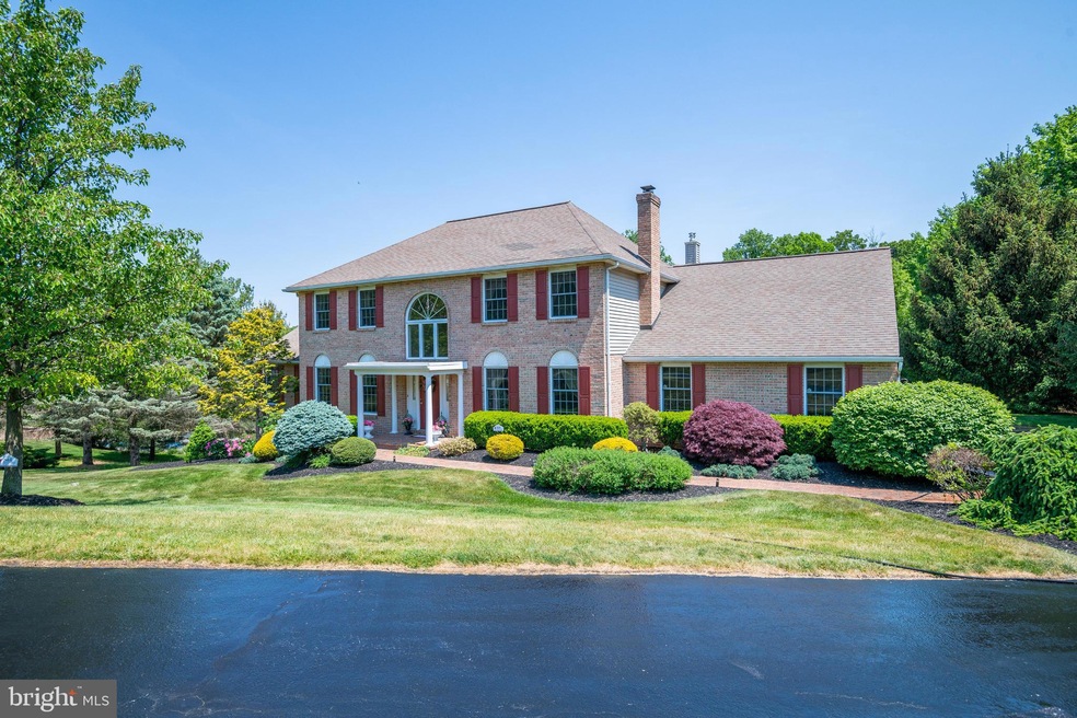 2 Glen Hollow Ct, Reading, PA 19607 - photo 1
