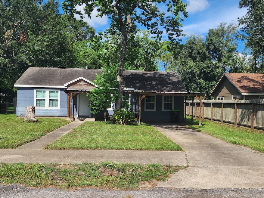 1706 Mary Ave, Bay City, TX 77414 - photo 1