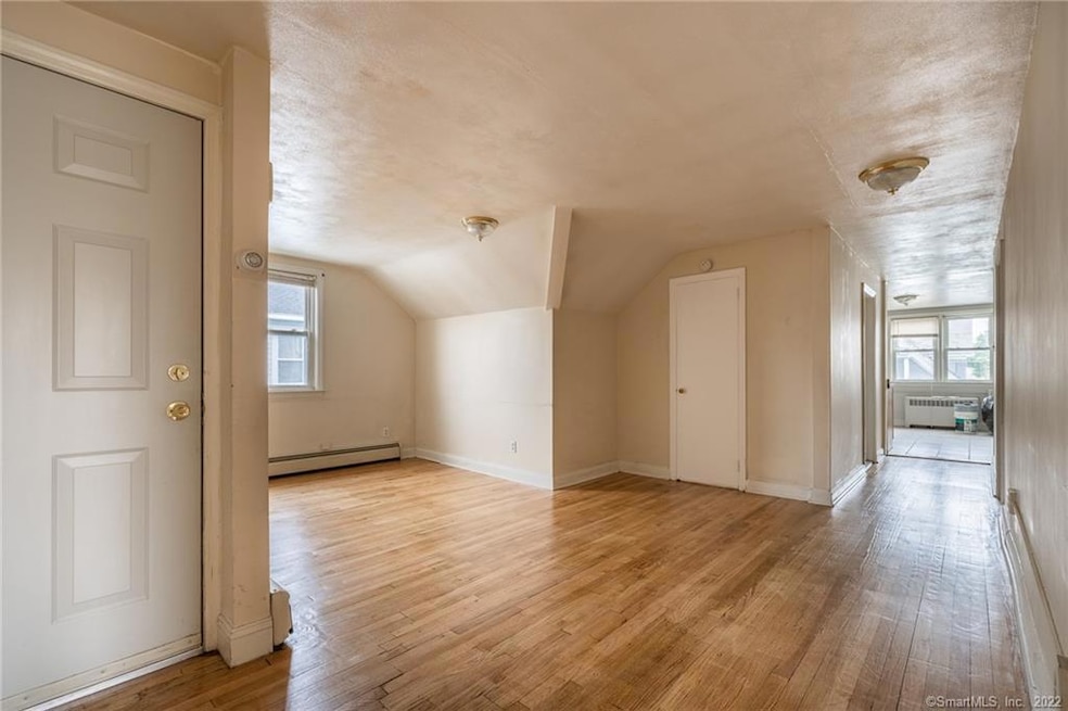 260 Whitney Ave unit 3, Bridgeport, CT 06606 - photo 1