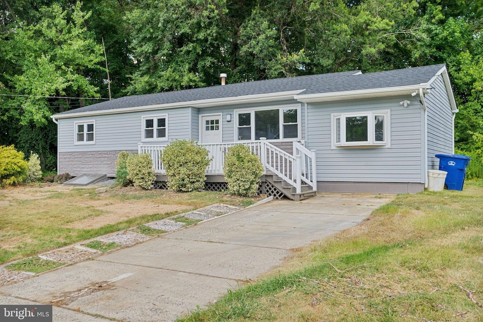 501 Bloomfield Dr, Westampton, NJ 08060 - photo 1