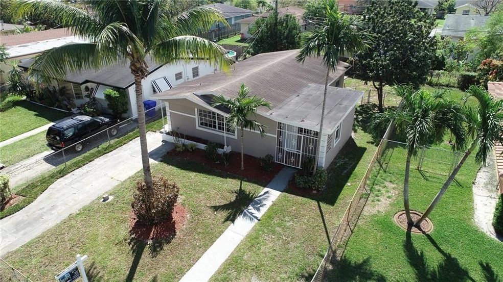 5522 Plunkett St, Hollywood, FL 33021 - photo 1