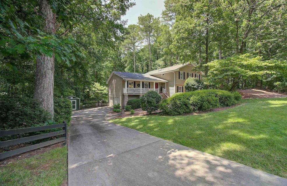 1730 Ridgefield Dr, Roswell, GA 30075 - photo 1