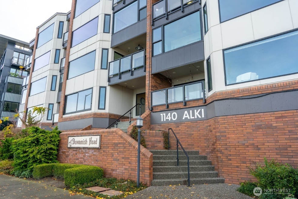 1140 Alki Ave SW unit 303, Seattle, WA 98116 - photo 1