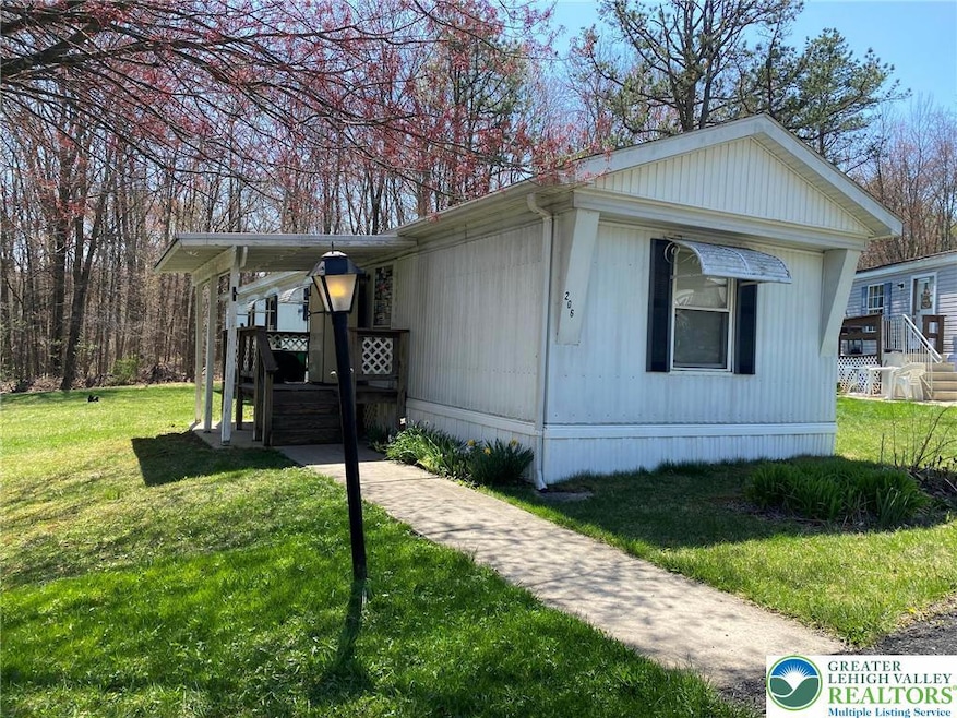 206 Creekside Manor Dr, Lehighton, PA 18235 - photo 1