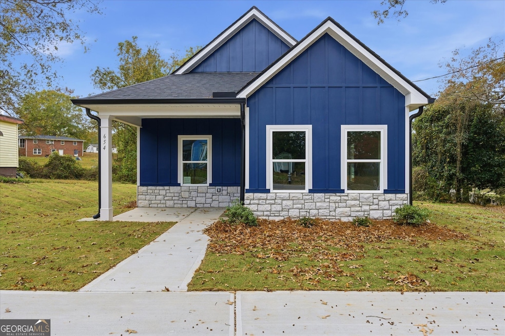 654 King St, Carrollton, GA 30117 - photo 1