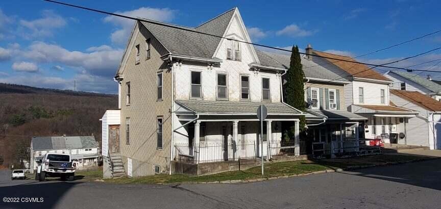 1701 Pulaski Ave, Coal Township, PA 17866 - photo 1