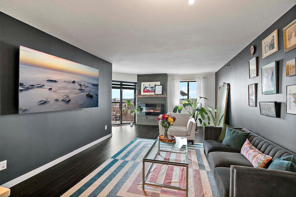 For Sale $220,000 • Co-Listing Agent