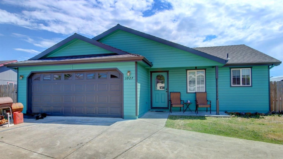 3927 Agate Meadows Ct, White City, OR 97503 - photo 1