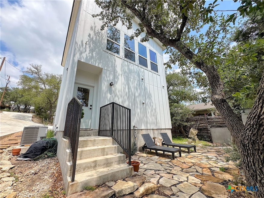 For Rent $1,875/month • Co-Listing Agent