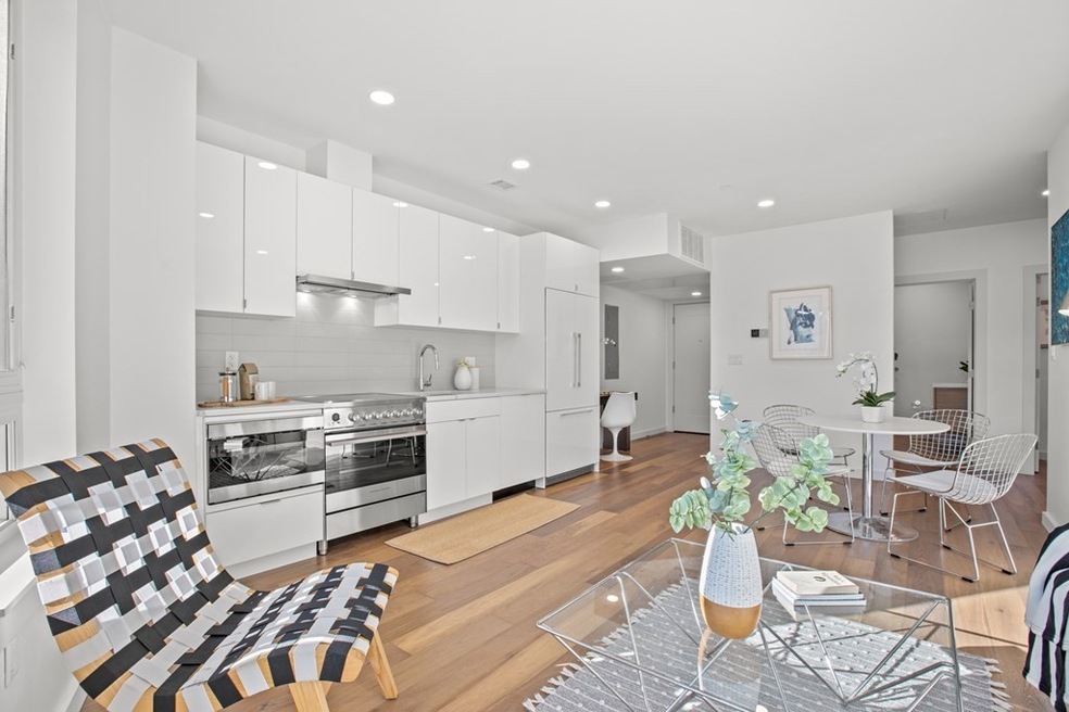 Sold $992,000 • Co-Listing Agent