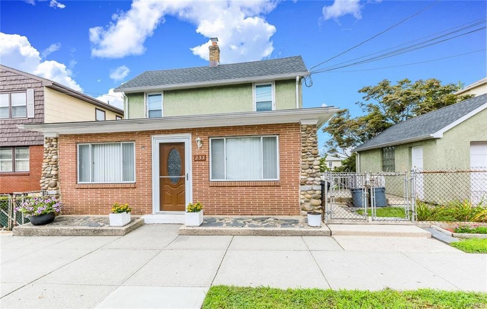 233 Jessamine Ave, Yonkers, NY 10701 - photo 1