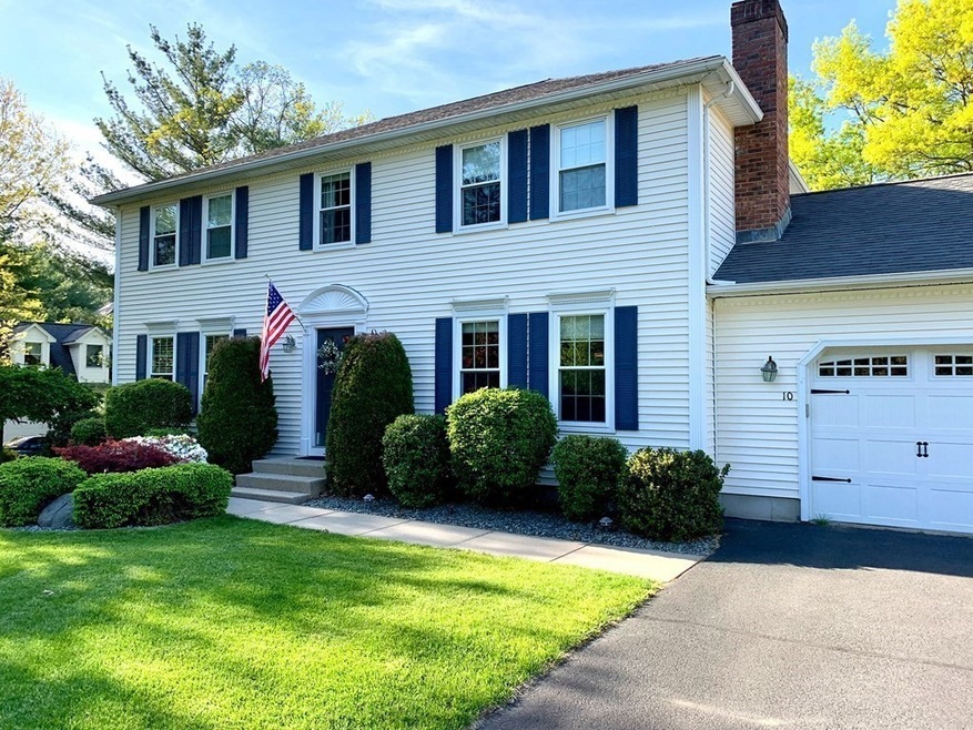 10 Geryk Ct, Southampton, MA 01073 - photo 1