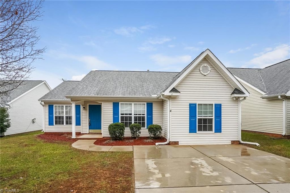 3915 Bluestem Dr, Greensboro, NC 27405 - photo 1