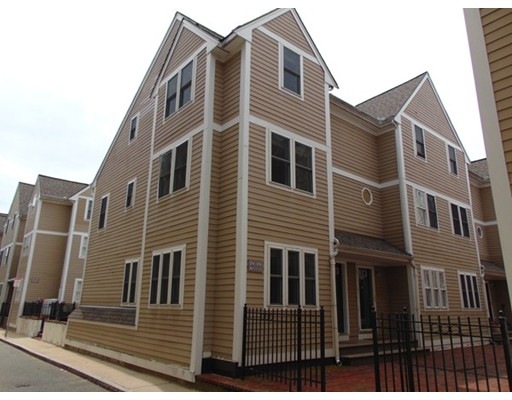 124 W 7th St unit 10, Boston, MA 02127 - photo 1