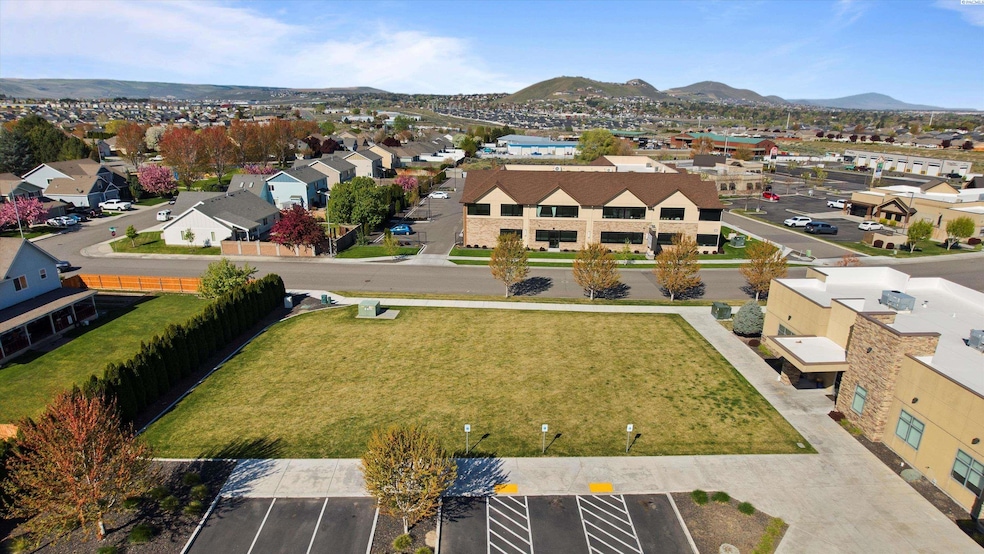 31 S Louisiana St, Kennewick, WA 99336 - photo 1