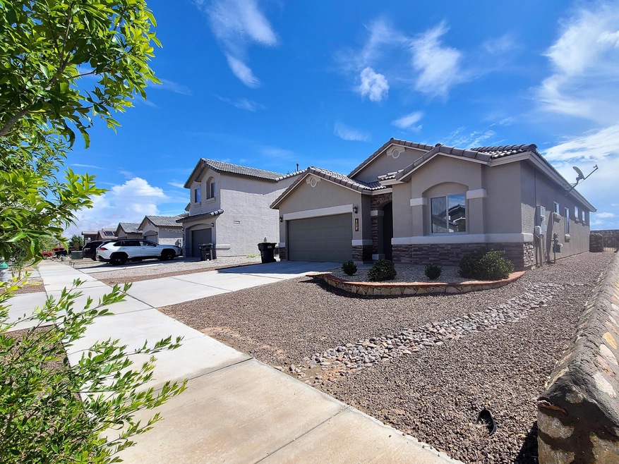 916 Muffleson St, El Paso, TX 79928 - photo 1