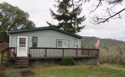 8101 Colonial Way, Central Point, OR 97502 - photo 1