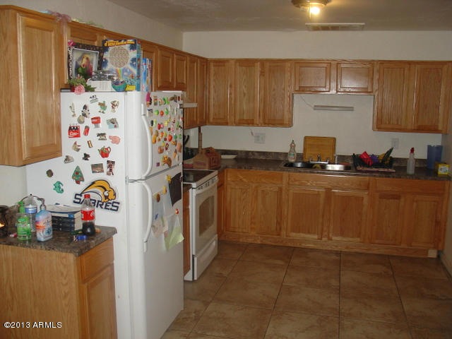 7554 E Clovis Cir unit 2, Mesa, AZ 85208 - photo 1