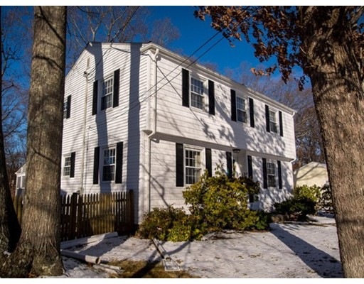 131 Crescent Ave, North Attleboro, MA 02760 - photo 1